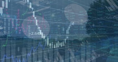 Manzara ve şehir manzarası üzerinde finansal veri işleme resmi. Küresel iş, bilgisayar ve dijital arayüz kavramı dijital olarak oluşturulmuş görüntü.