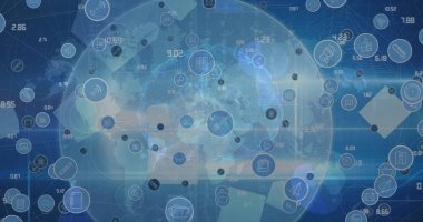 Dünya üzerindeki simgelerle bağlantı ağının resmi. Küresel bağlantılar, veri işleme ve dijital arayüz konsepti dijital olarak oluşturulmuş resim.