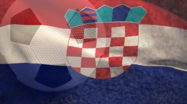 Futbol topu üzerinde Hırvat bayrağının canlandırılması. Ulusal spor, rekabet ve vatanseverlik kavramı dijital olarak üretilen video.