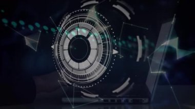 Dünya ile veri işleme üzerinde tarama yapan bir animasyon. Küresel teknoloji, bilgisayar ve dijital arayüz kavramı dijital olarak oluşturulmuş video.