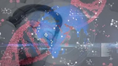 Beyaz kadın uyurken DNA iplikçikleri ve veri işleme animasyonu. Küresel bilim ve dijital arayüz kavramı dijital olarak oluşturulmuş video.