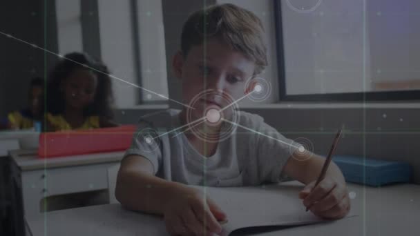 Animation Des Netzwerks Von Verbindungen Über Verschiedene Schulkinder Klassenzimmer Globale — Stockvideo
