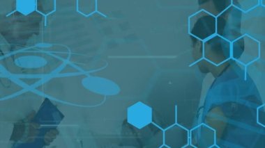 Çeşitli kadın ve erkek doktorların kimyasal formüllerinin animasyonu. Bilim, insan biyolojisi konsepti dijital olarak üretilen video.