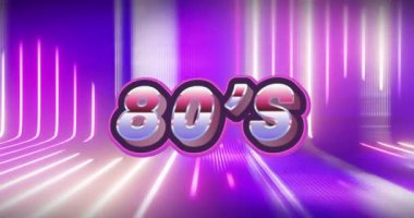 Siyah arkaplan üzerinde 80 'lerin metin ve ışık izlerinin animasyonu. Geçmişe dönük gelecek ve dijital arayüz kavramı dijital olarak oluşturulmuş video.