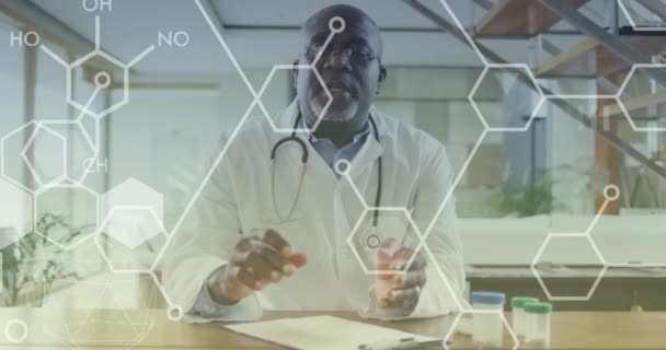 Animation Chemical Formulas African American Doctor Global Business Finances Data — Vídeo de stock