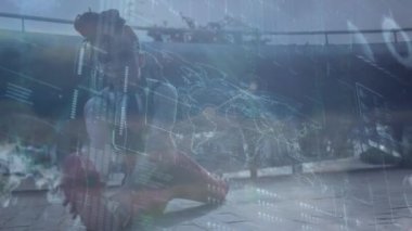 Afro-Amerikan kadın esnemesi üzerine dijital ekrandaki verilerin animasyonu. Spor, rekabet ve dijital arayüz konsepti dijital olarak oluşturulmuş video.