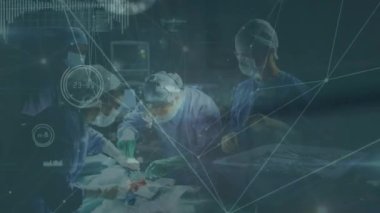 Ameliyat sırasında çeşitli cerrahlar üzerinde veri işleme animasyonu. Küresel tıp ve dijital arayüz kavramı dijital olarak oluşturulmuş video.