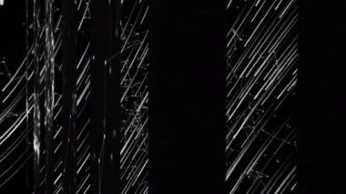 Beneklerin ve siyah arkaplanda beyaz çizgilerin canlandırılması. Küresel iş ve dijital arayüz kavramı dijital olarak oluşturulmuş video.