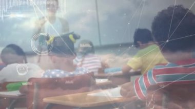 Çeşitli öğrenci grupları arasındaki bağlantı ağının animasyonu. Dijital olarak oluşturulan öğrenim ve eğitim konsepti.