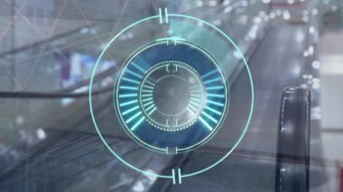 Yürüyen merdiven üzerindeki tarama alanının animasyonu. küresel mühendislik, bağlantılar ve dijital arayüz konsepti dijital olarak oluşturulmuş video.