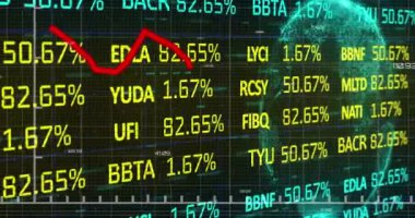 Karanlık arka planda finansal veri işleme animasyonu. küresel bağlantılar, veri işleme ve dijital arayüz konsepti dijital olarak oluşturulmuş video.