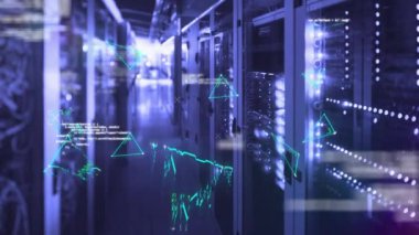 Bilgisayar sunucuları üzerinden veri işleme ağının animasyonu. Küresel hesaplama, veri işleme ve bağlantılar konsepti dijital olarak oluşturulmuş video.