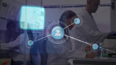 Çeşitli kadın ve erkek laboratuvar çalışanları arasındaki bağlantıların animasyonu. Bilim, tıp ve laboratuar konsepti dijital olarak üretilen video.