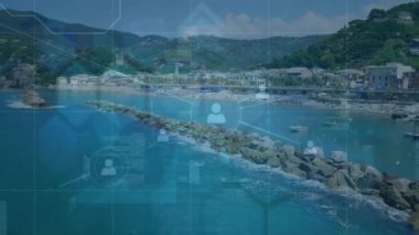 Deniz manzarası üzerindeki bağlantı ağının animasyonu. Ağ, bağlantılar, sosyal medya, seyahat ve turizm konsepti dijital olarak oluşturuldu.