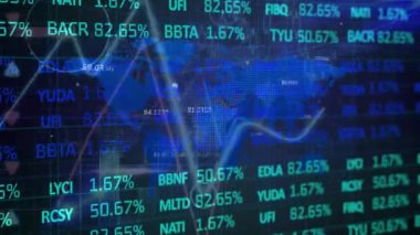 Karanlık arka planda bağlantı ağının ve veri işleme ağının animasyonu. küresel bağlantılar, veri işleme ve dijital arayüz konsepti dijital olarak oluşturulmuş video.