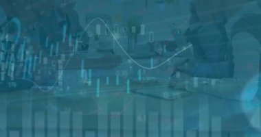 Ofisteki çeşitli iş arkadaşlarıyla ilgili finansal verilerin ve grafiklerin animasyonu. İş, finans ve ekonomi kavramı dijital olarak oluşturulmuş video.