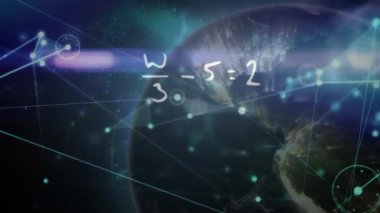 Karanlık arka planda bağlantı ağının ve veri işleme ağının animasyonu. küresel bağlantılar, veri işleme ve dijital arayüz konsepti dijital olarak oluşturulmuş video.