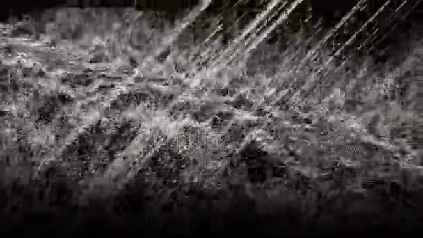 Анімація Білих Діагональних Ліній Над Хвилями Білих Частинок Чорному Тлі — стокове відео