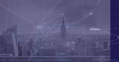 Şehir manzarası üzerindeki bağlantı ve veri işleme ağının resmi. Küresel iş, bilgisayar ve dijital arayüz kavramı dijital olarak oluşturulmuş görüntü.