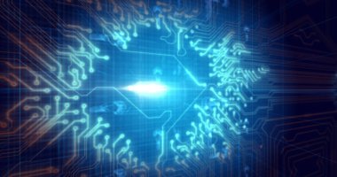 Mavi işlemci prizinin üzerinde parlayan turuncu güvenlik anahtarı resmi. Küresel bilim, bağlantılar, veri işleme ve dijital arayüz kavramı dijital olarak oluşturuldu.