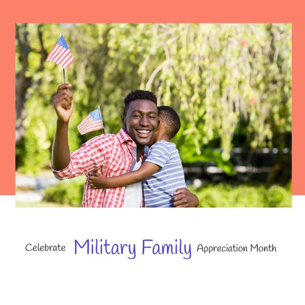 アフリカ系アメリカ人の父親と息子に対する軍の家族の感謝の月のイメージ アメリカの愛国心の概念 — ストック写真