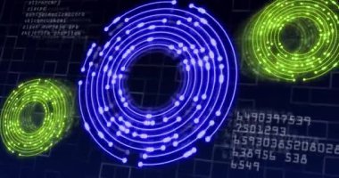Donanma arka planında neon entegre devre ve verilerin animasyonu. Elektronik, sinyal, veri işleme ve teknoloji konsepti dijital olarak oluşturulmuş video.