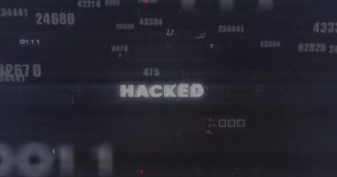 Hacklenmiş metin üzerinden veri işleme animasyonu. Küresel iş ve dijital arayüz kavramı dijital olarak oluşturulmuş video.