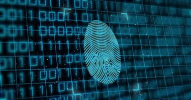 Karanlık arka planda veri işleme animasyonu. küresel bağlantılar, veri işleme ve dijital arayüz konsepti dijital olarak oluşturulmuş video.