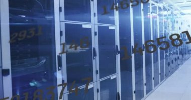 Sunucu odasında numara değiştirme animasyonu. Ağ, bilgisayarlar ve teknoloji konsepti dijital olarak oluşturuldu.