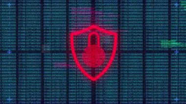 Yeşil dijital ekranın işleme verileri ve asma kilitli dijital kalkanın animasyonu. Dijital güvenlik, dijital arayüz, veri işleme ve teknoloji konsepti dijital olarak oluşturuldu.