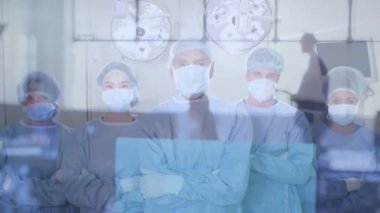 Ameliyathanede cerrahlar yerine beyaz iş kadınlarının canlandırılması. Sağlık hizmetleri konsepti dijital olarak oluşturulmuş video.