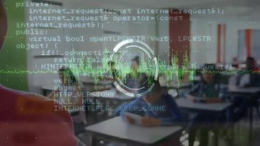 Sınıfta el kaldıran bir grup çocuğun veri işleme animasyonu. Okul ve eğitim teknolojisi kavramı