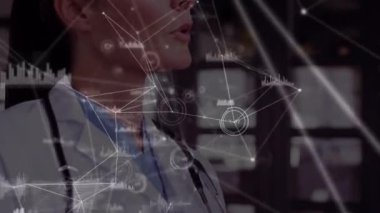 Kafkasyalı kadın doktor üzerinden bağlantı ağının animasyonu. sağlık, tıp, bağlantılar ve teknoloji konsepti dijital olarak oluşturulmuş video.