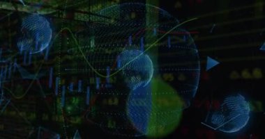 Sunucu odasında veri işleme ve küre animasyonu. küresel iş ve dijital arayüz kavramı dijital olarak oluşturulmuş video
