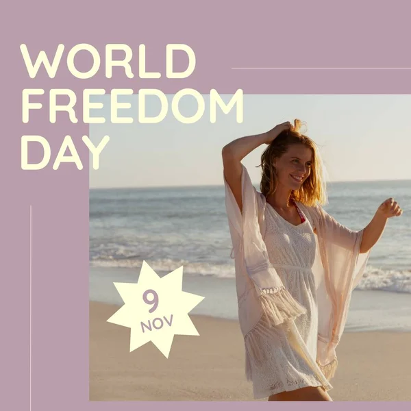 Imagine Zilei Mondiale Libertății Peste Femeie Caucaziană Fericită Plajă Libertate — Fotografie, imagine de stoc