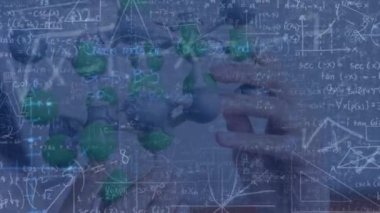 Molekül modelli Asyalı kadın üzerine matematik formüllerinin animasyonu. Bilim, matematik ve teknoloji konsepti dijital olarak üretilen video.