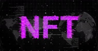 Dünya haritasının animasyonu, siyah arkaplan üzerinde dünya haritası ve nft. Dijital kaynaklar, finans, ekonomi ve veri işleme kavramı dijital olarak oluşturulmuş video.