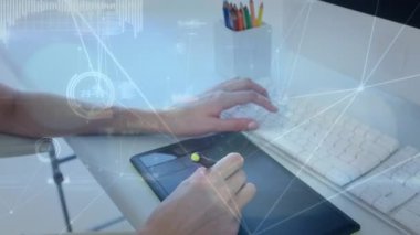 Kafkasyalı iş kadını üzerinden bağlantı ağının animasyonu. küresel bağlantılar, teknoloji ve dijital arayüz konsepti dijital olarak oluşturulmuş video.