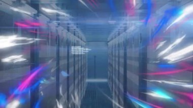 Sunucu odasında veri işlenen ışık izlerinin animasyonu. Küresel teknoloji, bilgisayar ve dijital arayüz kavramı dijital olarak oluşturulmuş video.