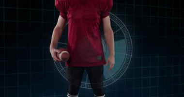 Amerikan futbolcusu üzerinde dijital arayüz animasyonu. Küresel spor, dijital arayüz ve veri işleme kavramı dijital olarak oluşturulmuş video.