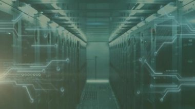 Sunucu odasında veri işleme sistemi olan ışık ve bilgisayar devre kartlarının animasyonu. Küresel teknoloji, bilgisayar ve dijital arayüz kavramı dijital olarak oluşturulmuş video.