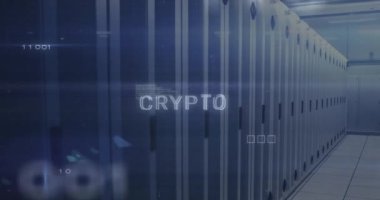 Sunucu odasında şifreli metin ve veri işleme animasyonu. Küresel iş ve dijital arayüz kavramı dijital olarak oluşturulmuş video.