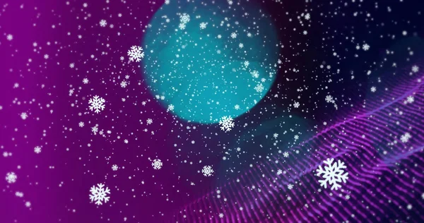 Afbeelding Van Sneeuwvlokken Sneeuw Violette Achtergrond Kerst Winter Traditie Concept — Stockfoto