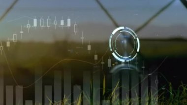 Şehir manzarası ve tarama alanındaki veri işleme animasyonu. Küresel iş ve dijital arayüz kavramı dijital olarak oluşturulmuş video.