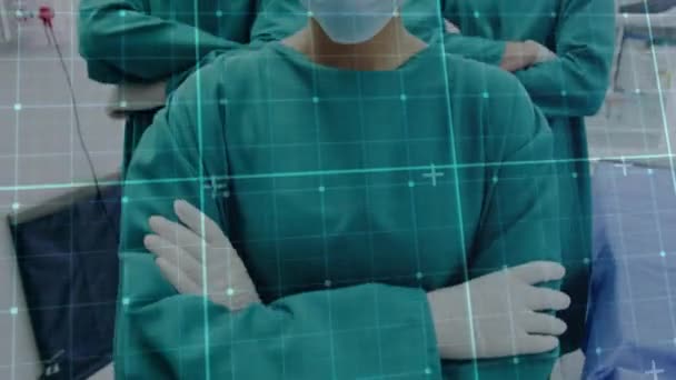 在手术室里 用双臂交叉的外科医生小组的肖像来动画网格网络 医疗和技术概念 — 图库视频影像