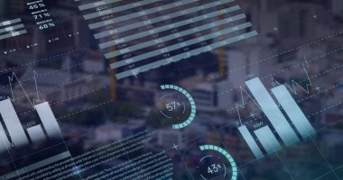 Şehir manzarası üzerinde veri işleme resmi. Küresel teknoloji, bilgisayar ve dijital arayüz kavramı dijital olarak oluşturulmuş görüntü.