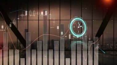 Şehir manzarası ve saat üzerinde veri işleme animasyonu. Küresel iş ve dijital arayüz kavramı dijital olarak oluşturulmuş video.