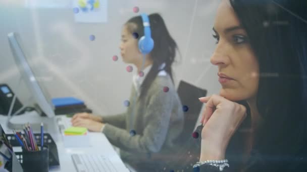 Animation Dna Strand Various Businesswomen Using Computers Παγκόσμια Ιατρική Και — Αρχείο Βίντεο