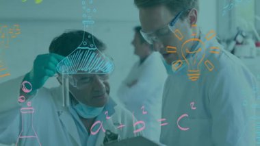 Laboratuvarda çalışan iki beyaz erkek bilim adamı üzerinde çoklu bilim konsepti simgelerinin animasyonu. Tıbbi araştırma ve bilim teknolojisi kavramı