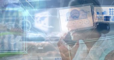 Kafkas iş kadınının akıllı telefondan konuştuğu veri işleme animasyonu. küresel iş ve dijital arayüz kavramı dijital olarak oluşturulmuş video.